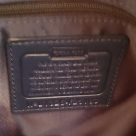 New Coach Purse with tag - Excellent Condition - Picture 4 of 5